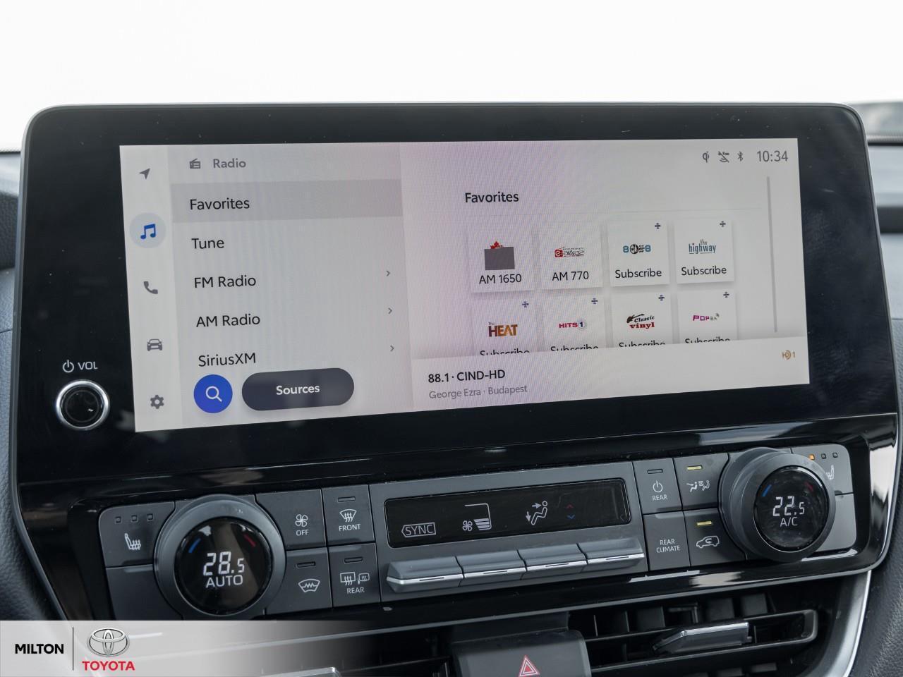 2024 Toyota Grand Highlander LEATHER HEATED STEERING 8 PASSENGER ONE OWNER TCUV Photo