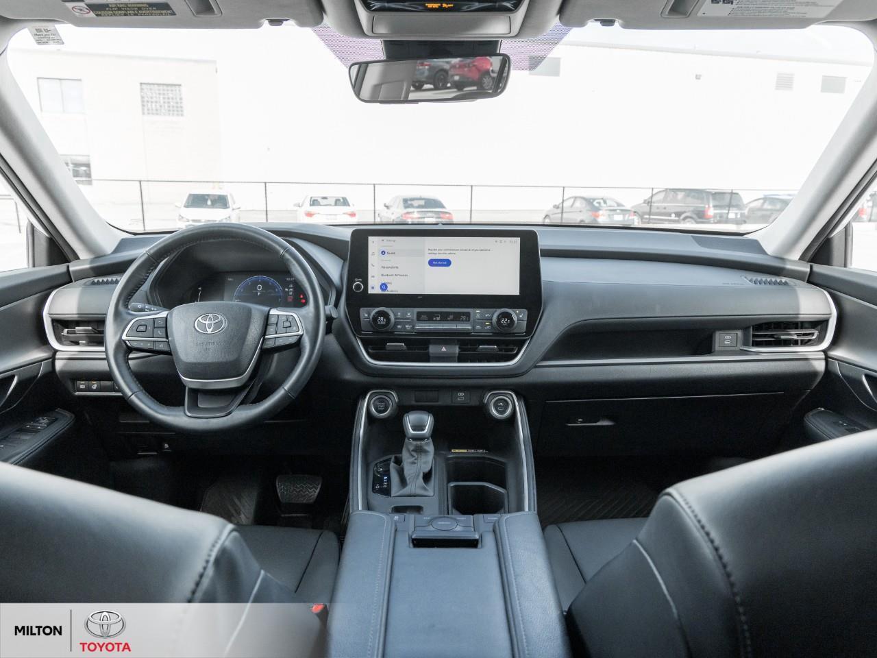 2024 Toyota Grand Highlander LEATHER HEATED STEERING 8 PASSENGER ONE OWNER TCUV Photo