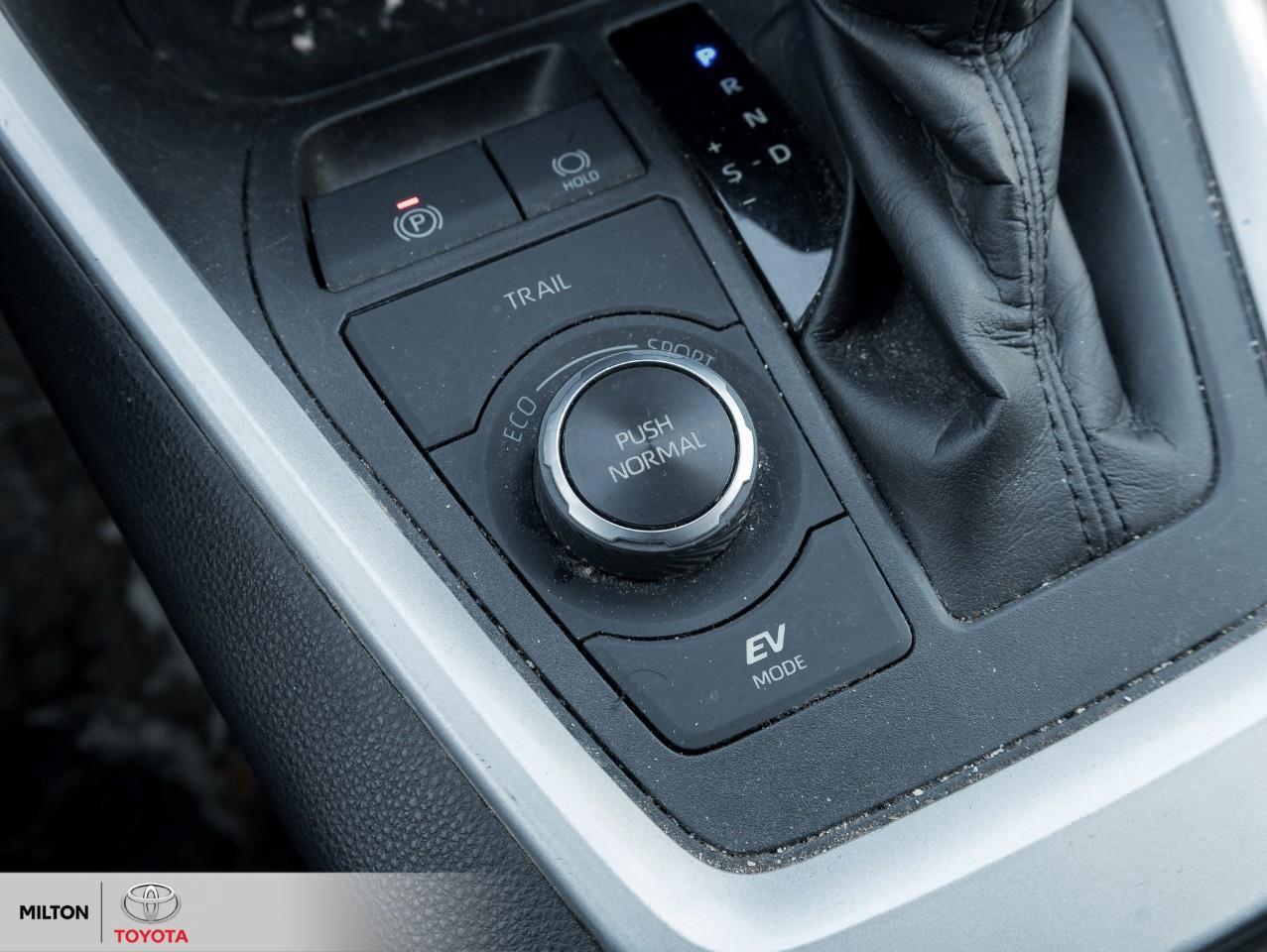 2021 Toyota RAV4 Hybrid HEATED SEATS BLIND SPOT CARPLAY ANDROID AUTO ONE O Photo