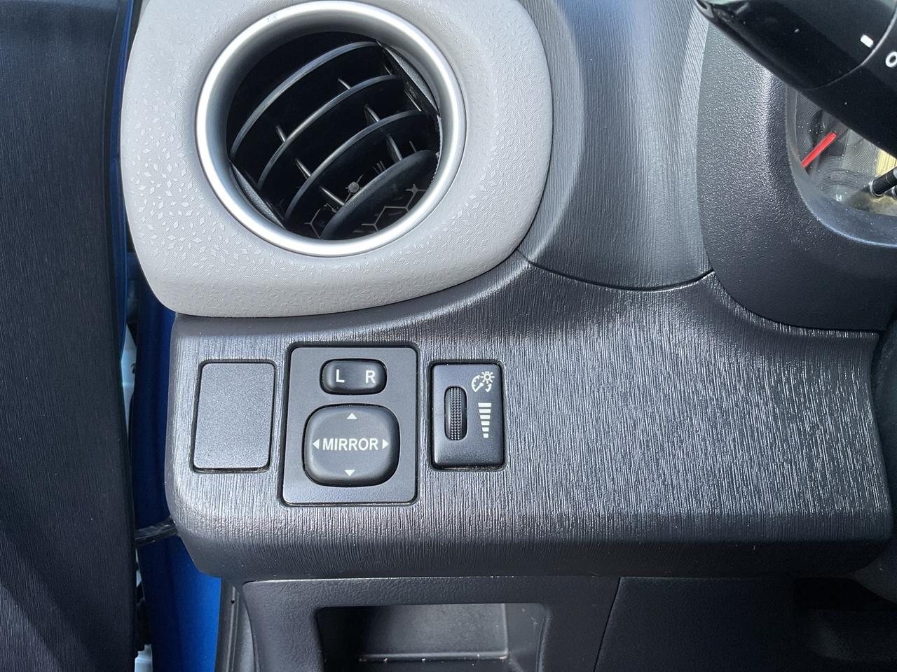 2013 Toyota Yaris LE 5-Door AT - BLUETOOTH! CRUISE! LOW MILEAGE! Photo