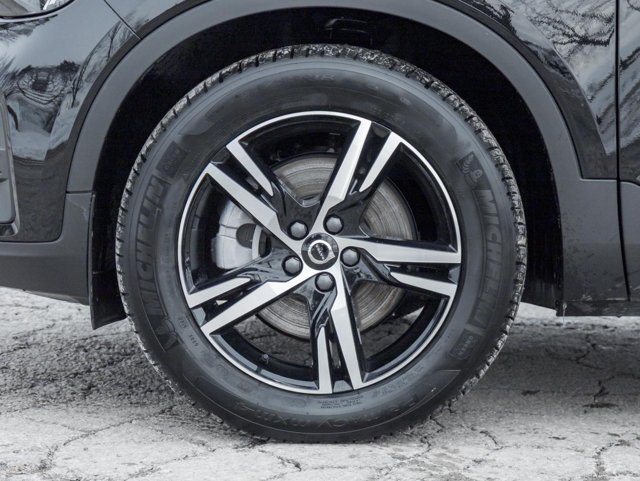 2025 Volvo XC40 B5 AWD  CPO FINANCE RATE 3.49%*(24M)-4%*(48M) Photo