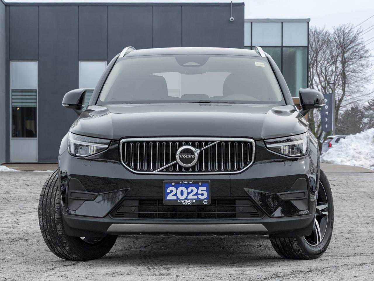 2025 Volvo XC40 B5 AWD  CPO FINANCE RATE 3.49%*(24M)-4%*(48M) Photo