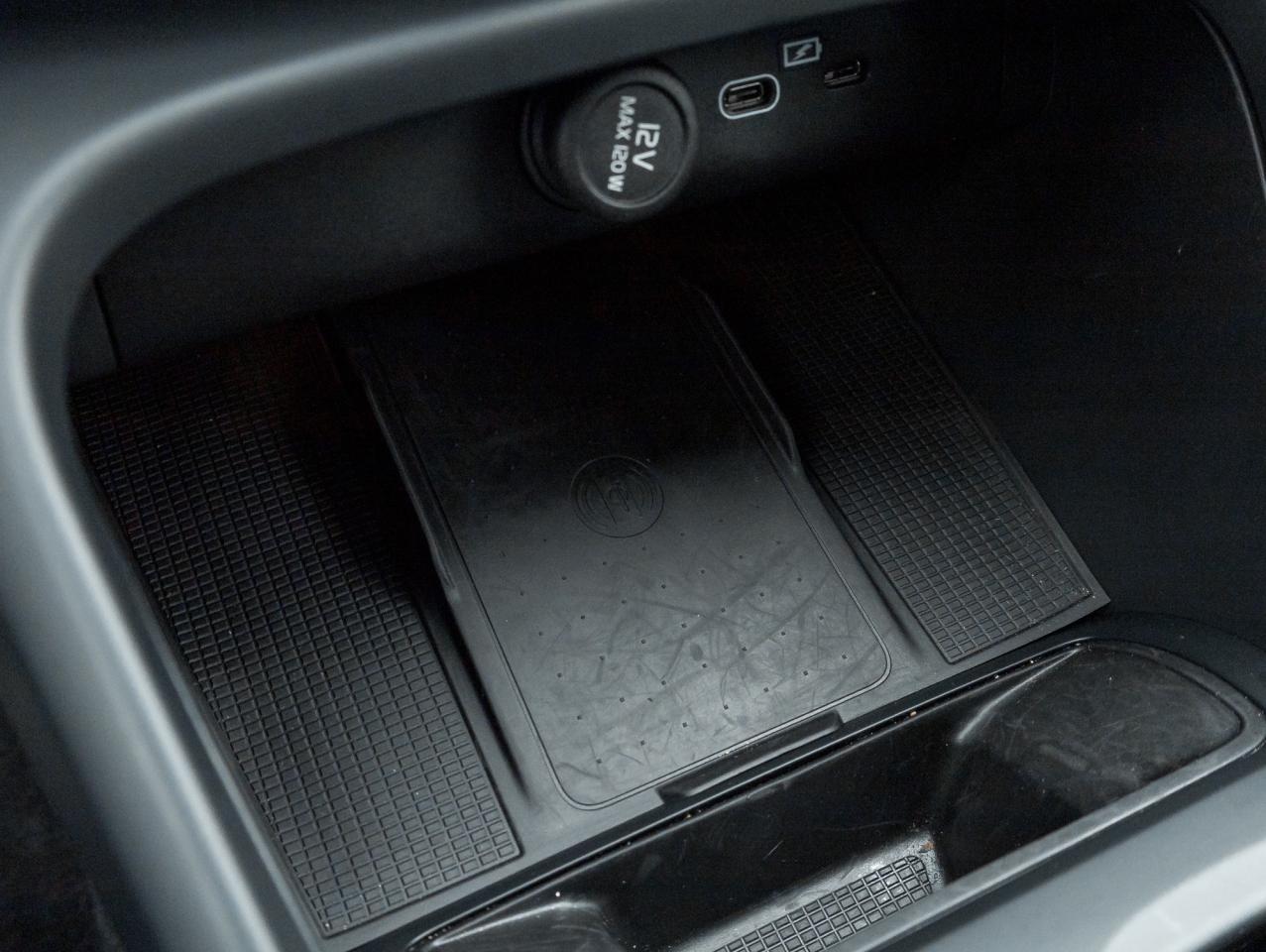 2025 Volvo XC40 B5 AWD  CPO FINANCE RATE 3.49%*(24M)-4%*(48M) Photo