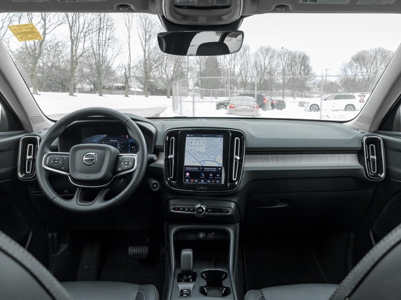 2025 Volvo XC40 B5 AWD  CPO FINANCE RATE 3.49%*(24M)-4%*(48M) Photo