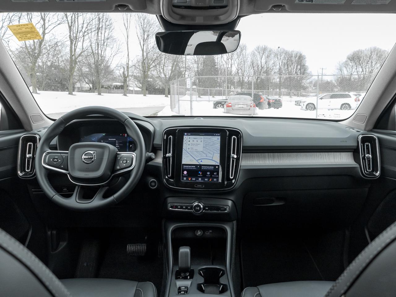 2025 Volvo XC40 B5 AWD  CPO FINANCE RATE 3.49%*(24M)-4%*(48M) Photo