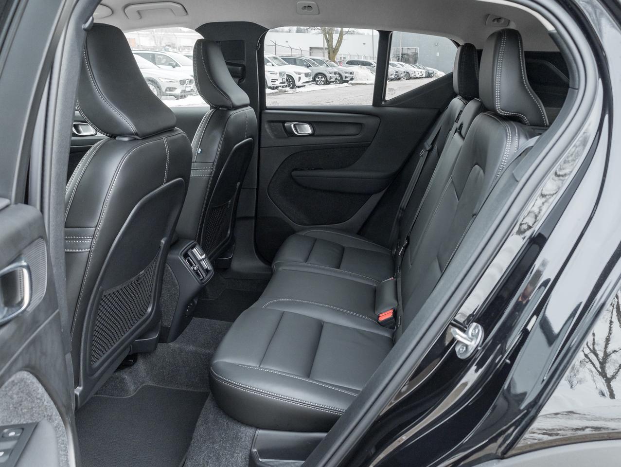 2025 Volvo XC40 B5 AWD  CPO FINANCE RATE 3.49%*(24M)-4%*(48M) Photo