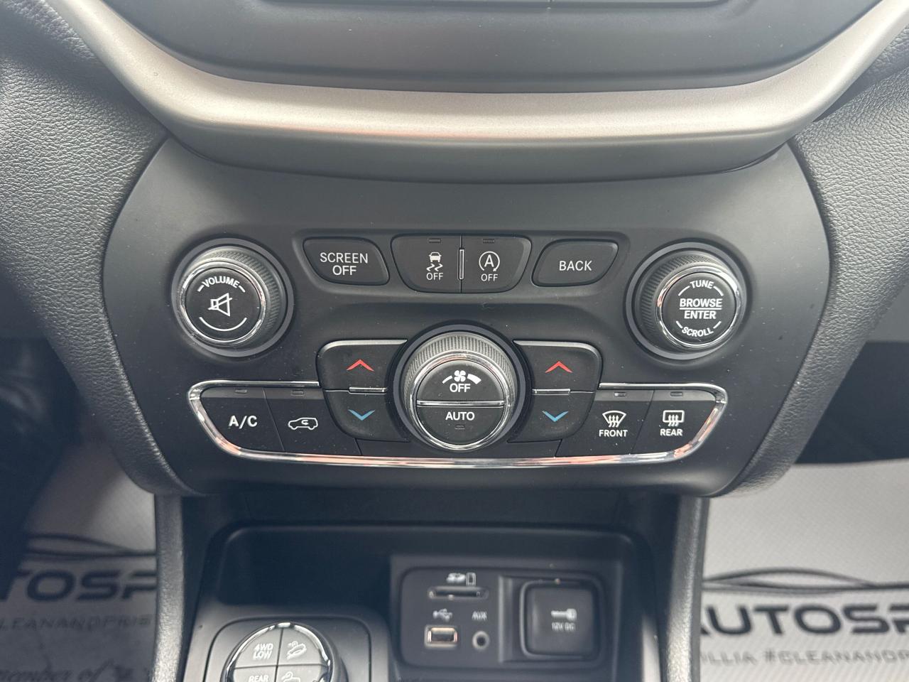 2016 Jeep Cherokee TRAILHAWK   CLEAN CARFAX   HEATED LEATHER FRONT SE Photo