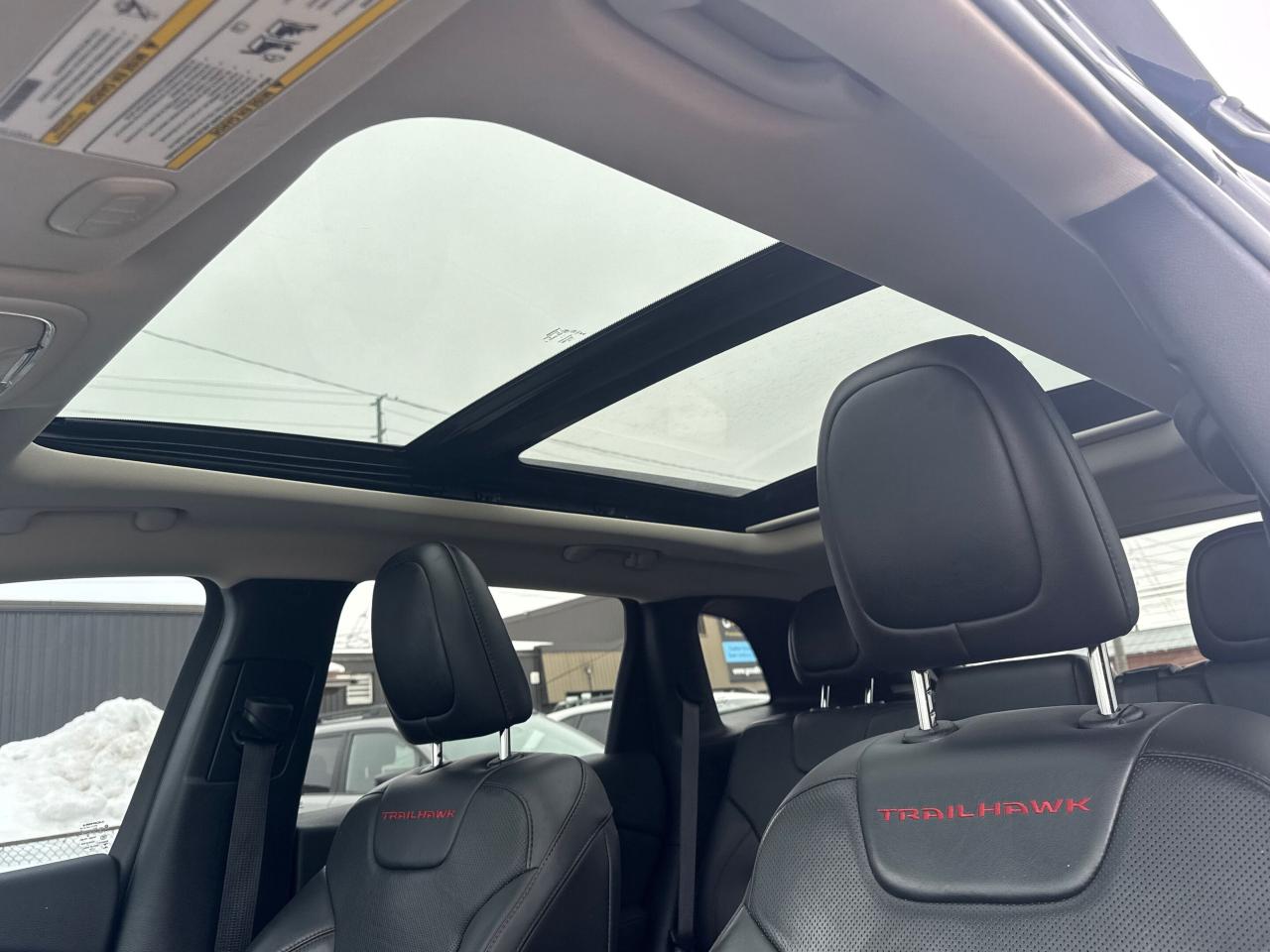 2016 Jeep Cherokee TRAILHAWK   CLEAN CARFAX   HEATED LEATHER FRONT SE Photo