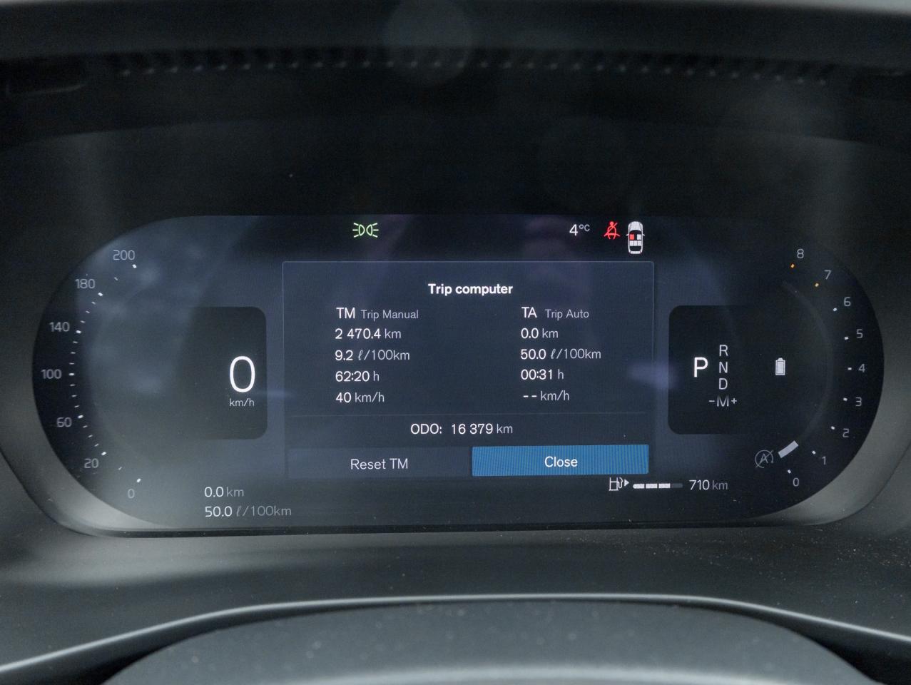 2025 Volvo XC40 B5 AWD Core Bright Theme  CPO FIN RATE 3.49%*-4%* Photo