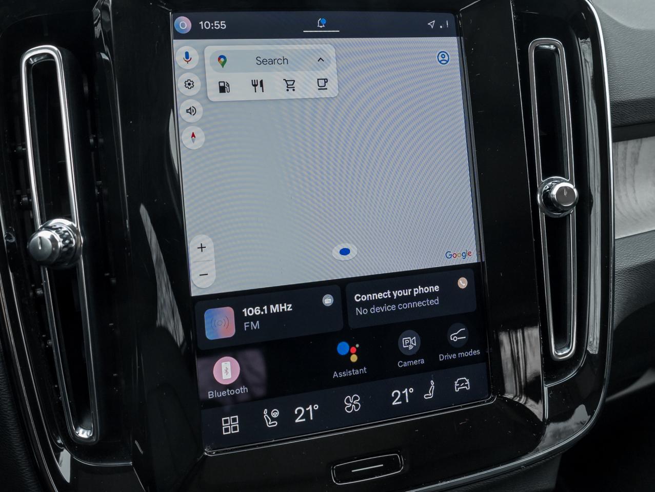 2025 Volvo XC40 B5 AWD Core Bright Theme  CPO FIN RATE 3.49%*-4%* Photo