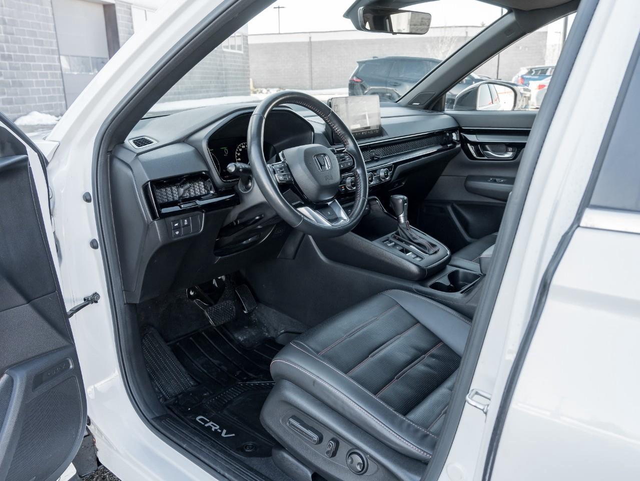 2023 Honda CR-V Hybrid Touring 4dr All-Wheel Drive Photo