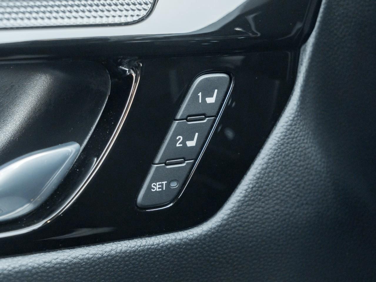 2023 Honda CR-V Hybrid Touring 4dr All-Wheel Drive Photo