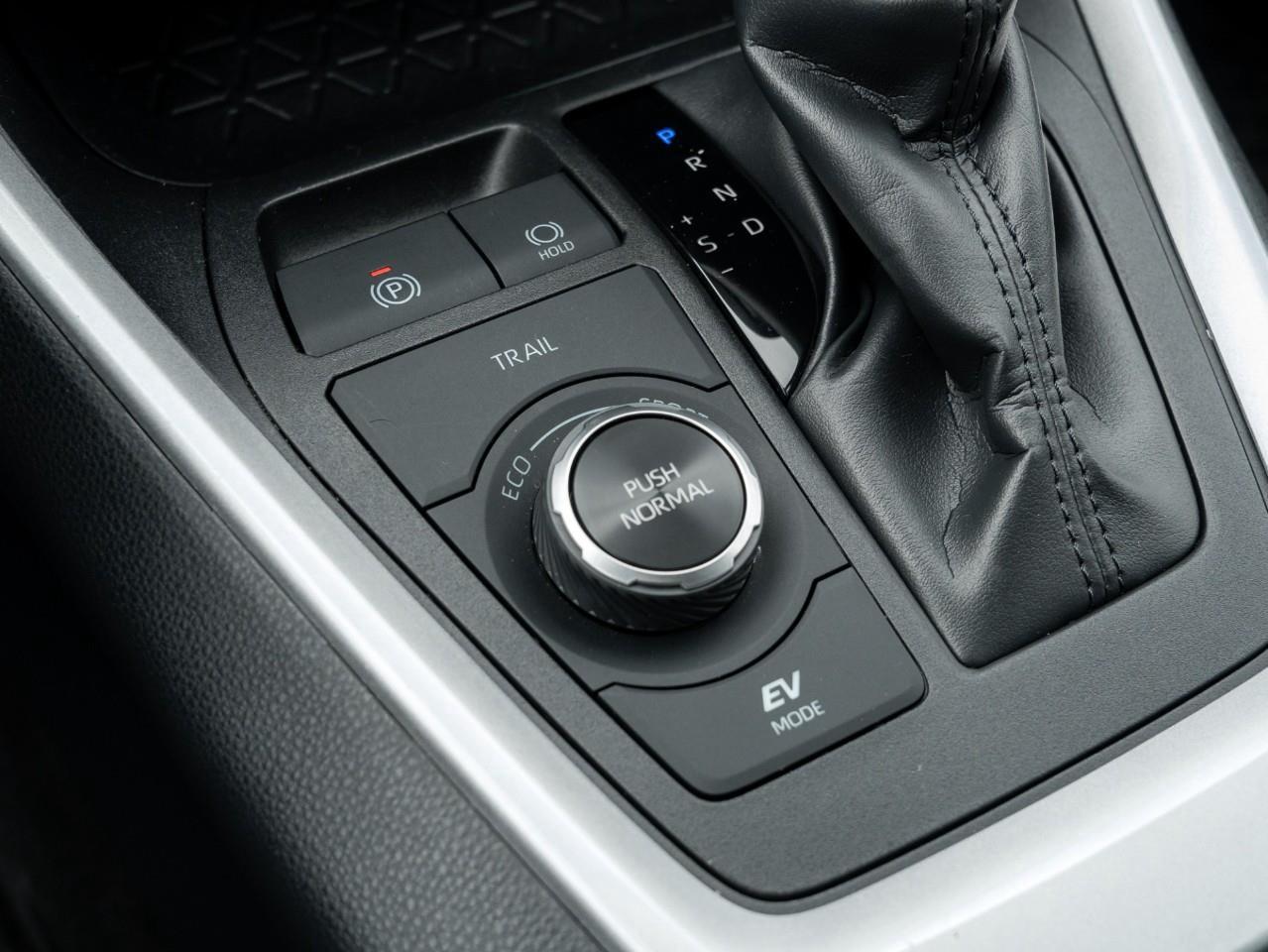 2025 Toyota RAV4 Hybrid LE 4dr All-Wheel Drive Photo