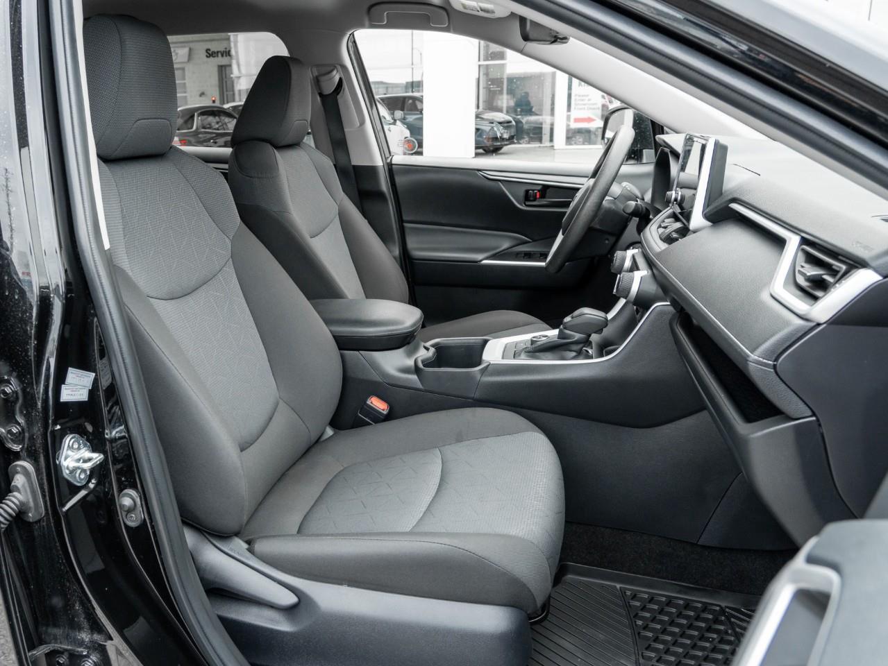 2025 Toyota RAV4 Hybrid LE 4dr All-Wheel Drive Photo