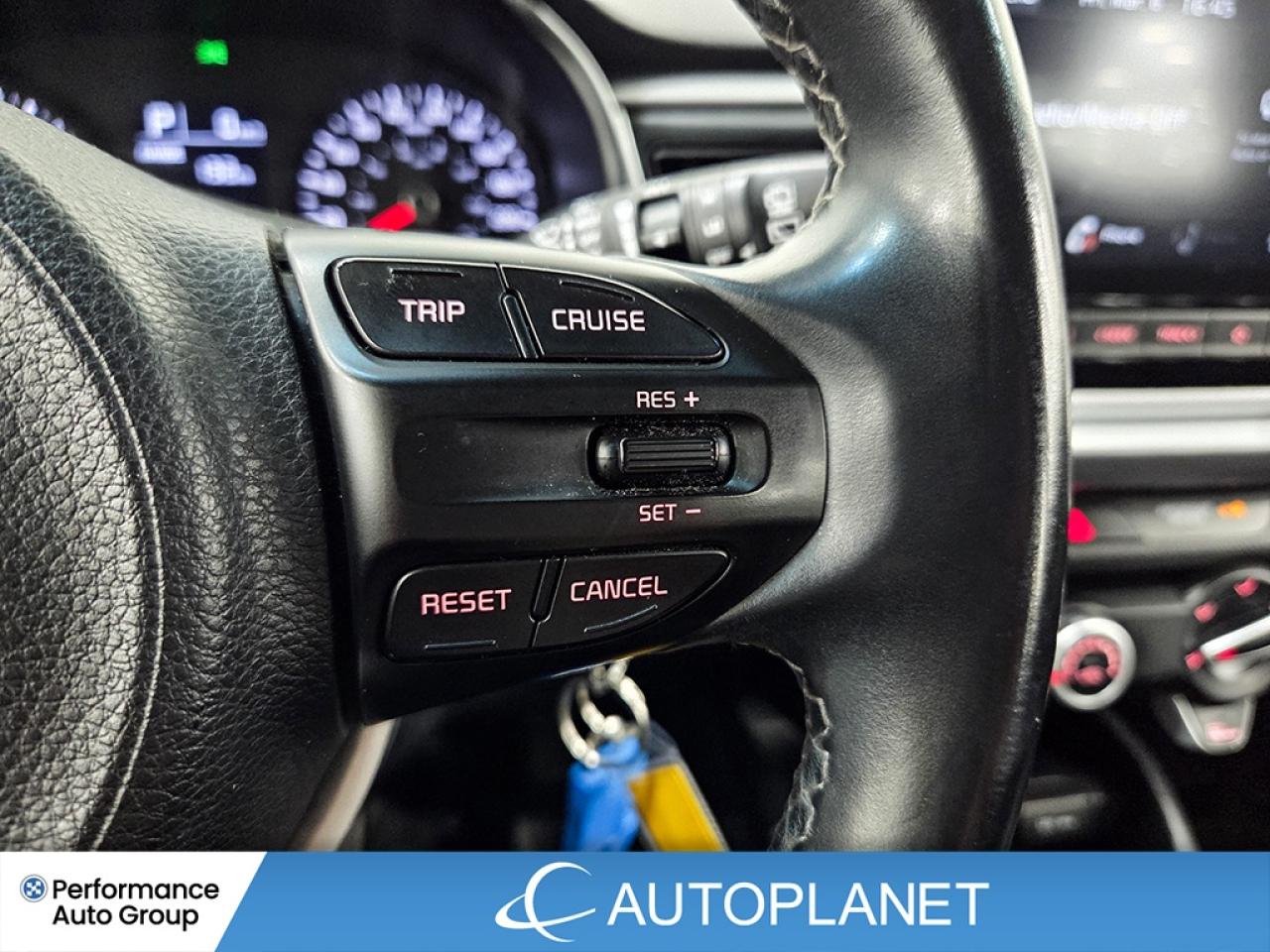 2021 Kia Rio 5-door LX Premium, Back Up Cam, Heated Seats! Photo