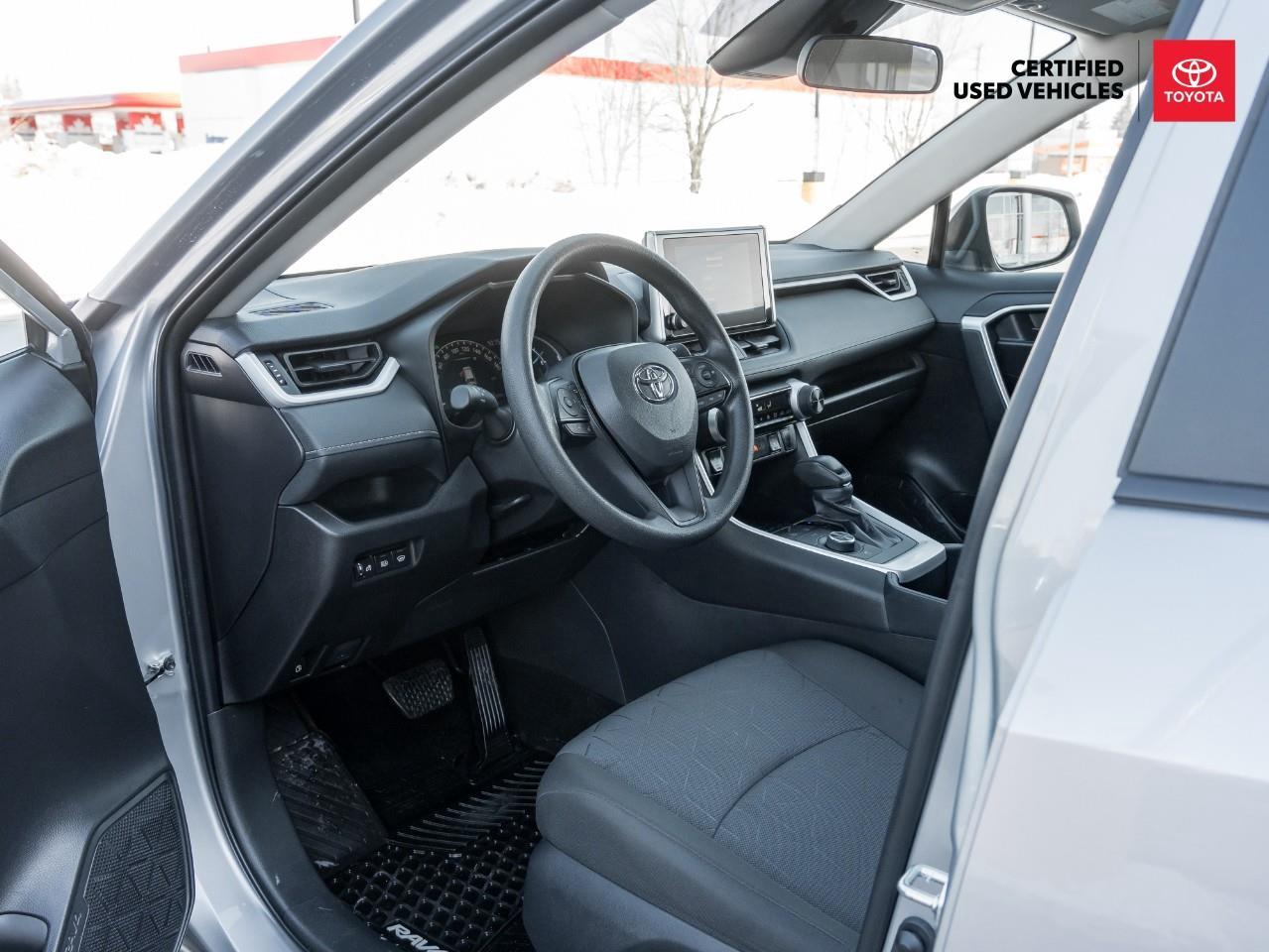 2025 Toyota RAV4 Hybrid LE 4dr All-Wheel Drive Photo