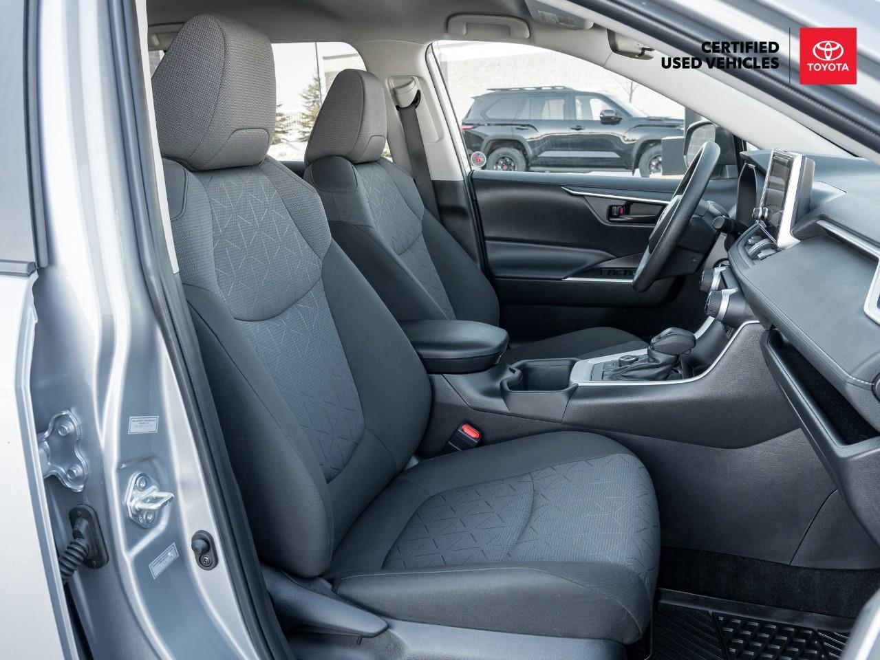 2025 Toyota RAV4 Hybrid LE 4dr All-Wheel Drive Photo