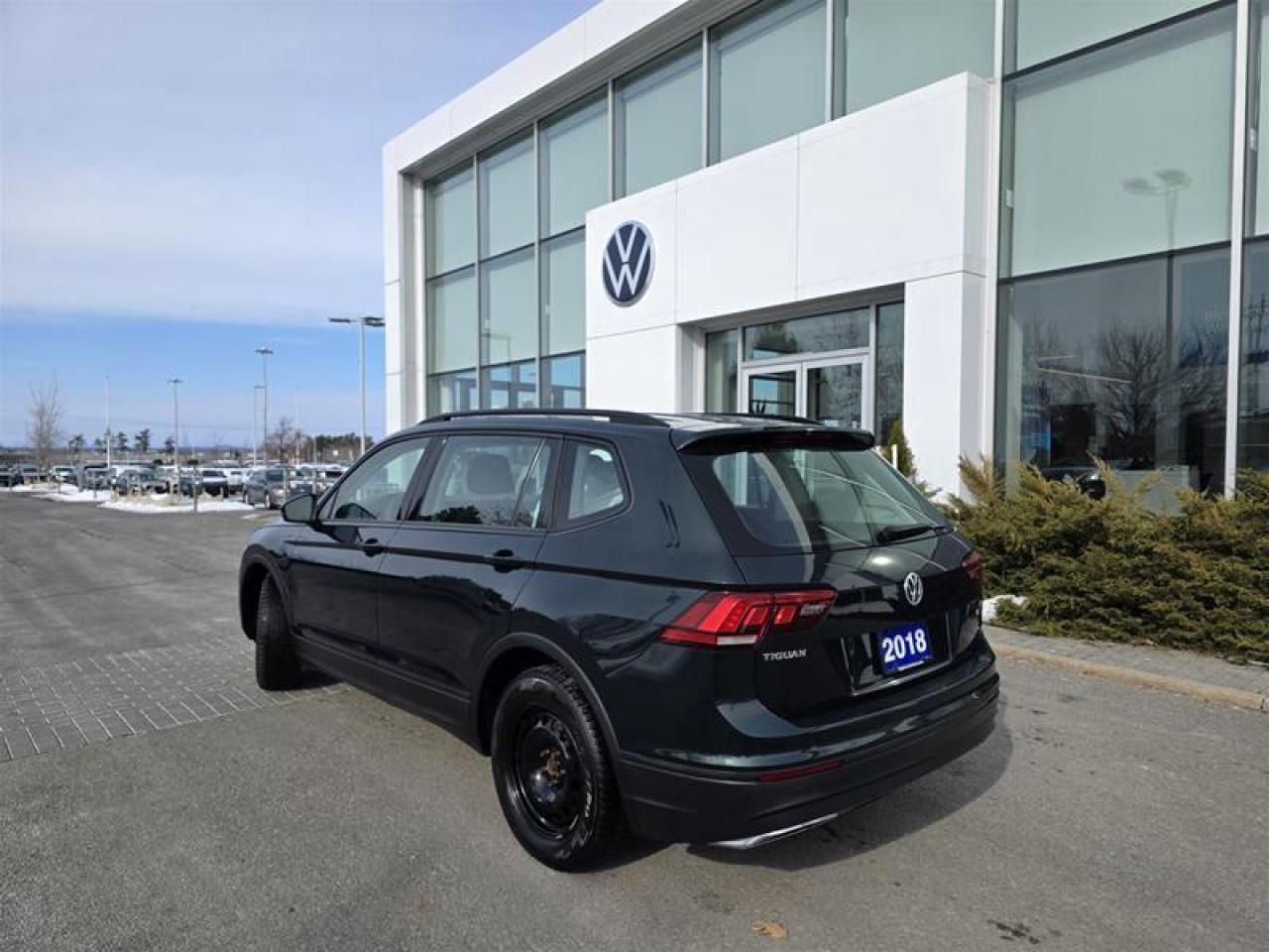 2018 Volkswagen Tiguan Trendline 2.0T 8sp at w/Tip W/Winter tire pkg Photo