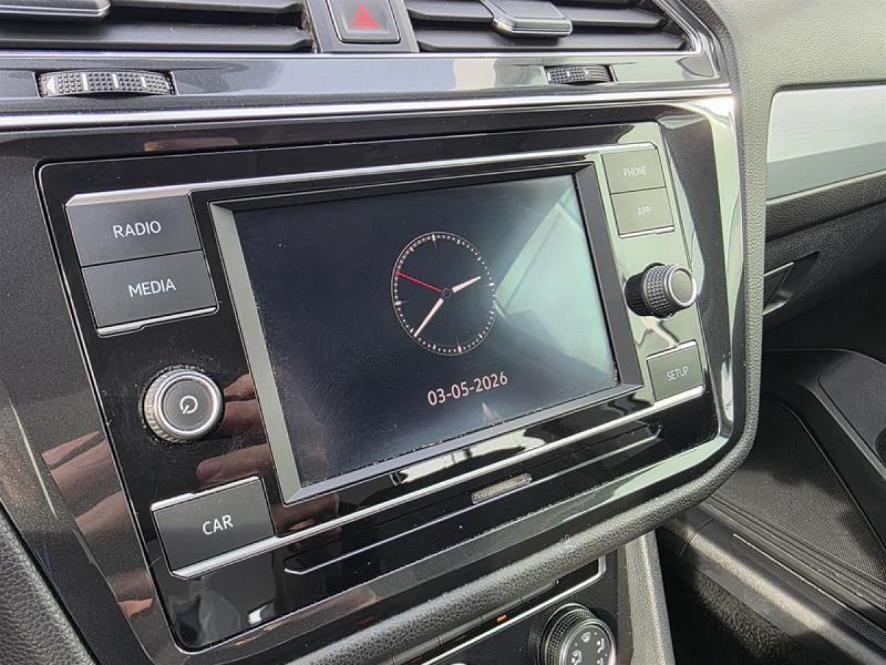 2018 Volkswagen Tiguan Trendline 2.0T 8sp at w/Tip W/Winter tire pkg Photo