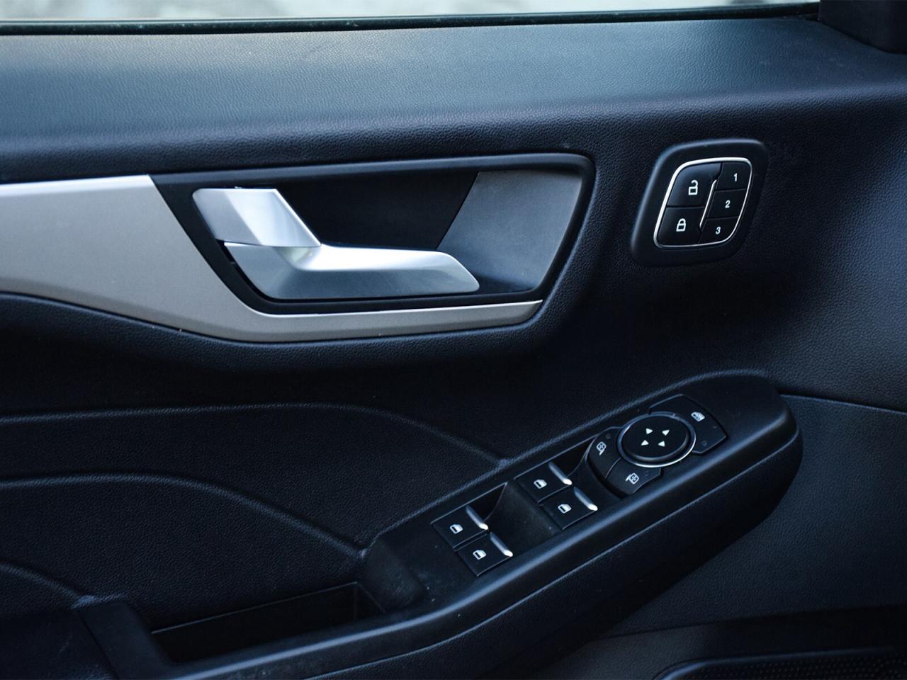 2021 Ford Escape One Owner   Low KM   Clean Carfax Photo