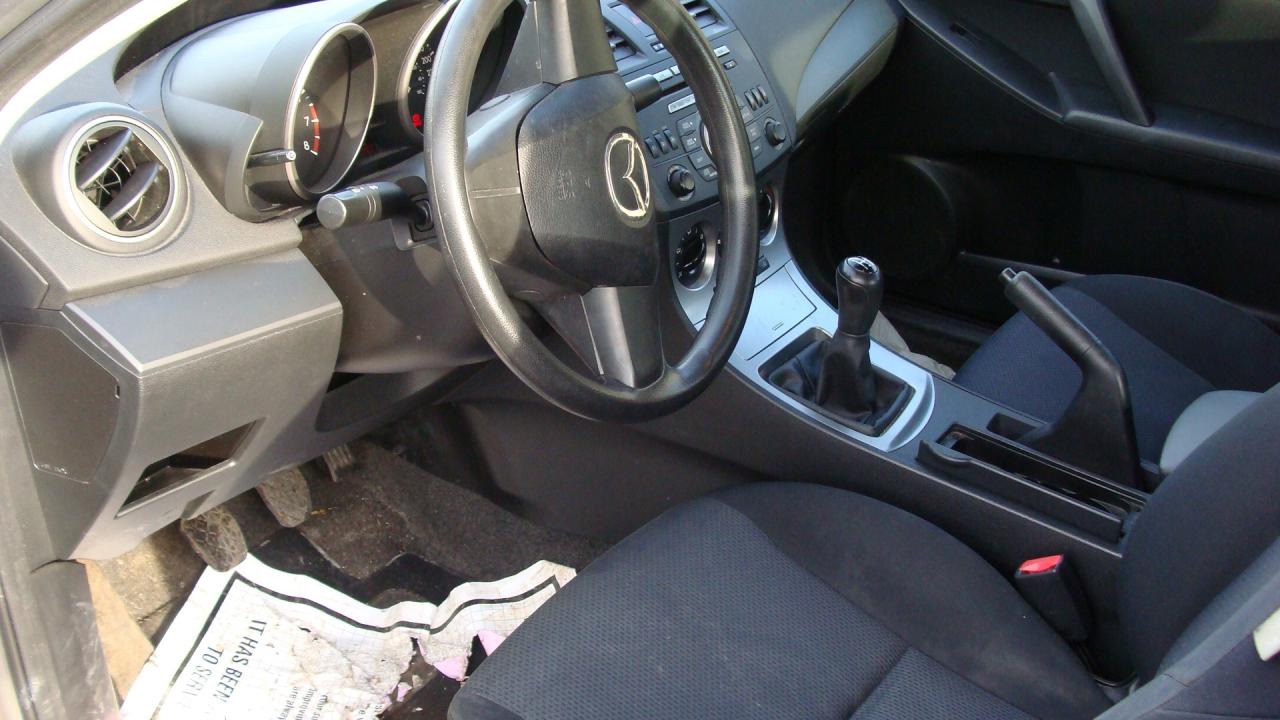 2010 Mazda MAZDA3 4dr Sdn Man GX*NEW PRICE!*DRIVES GREAT!* Photo