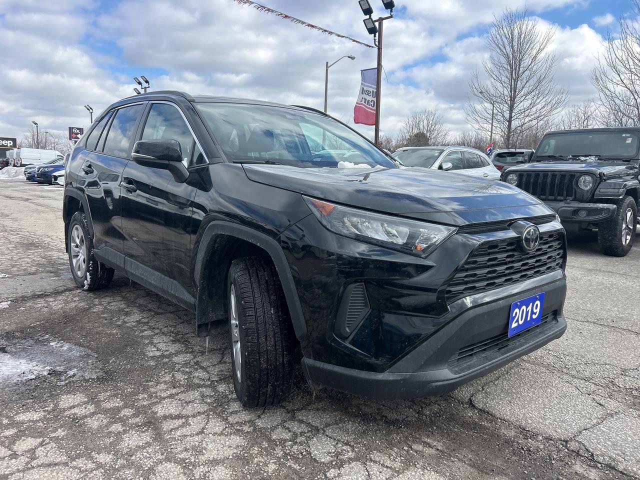 2019 Toyota RAV4 LE, Pre-Collision, Lane Departure Alert, LSD Photo2