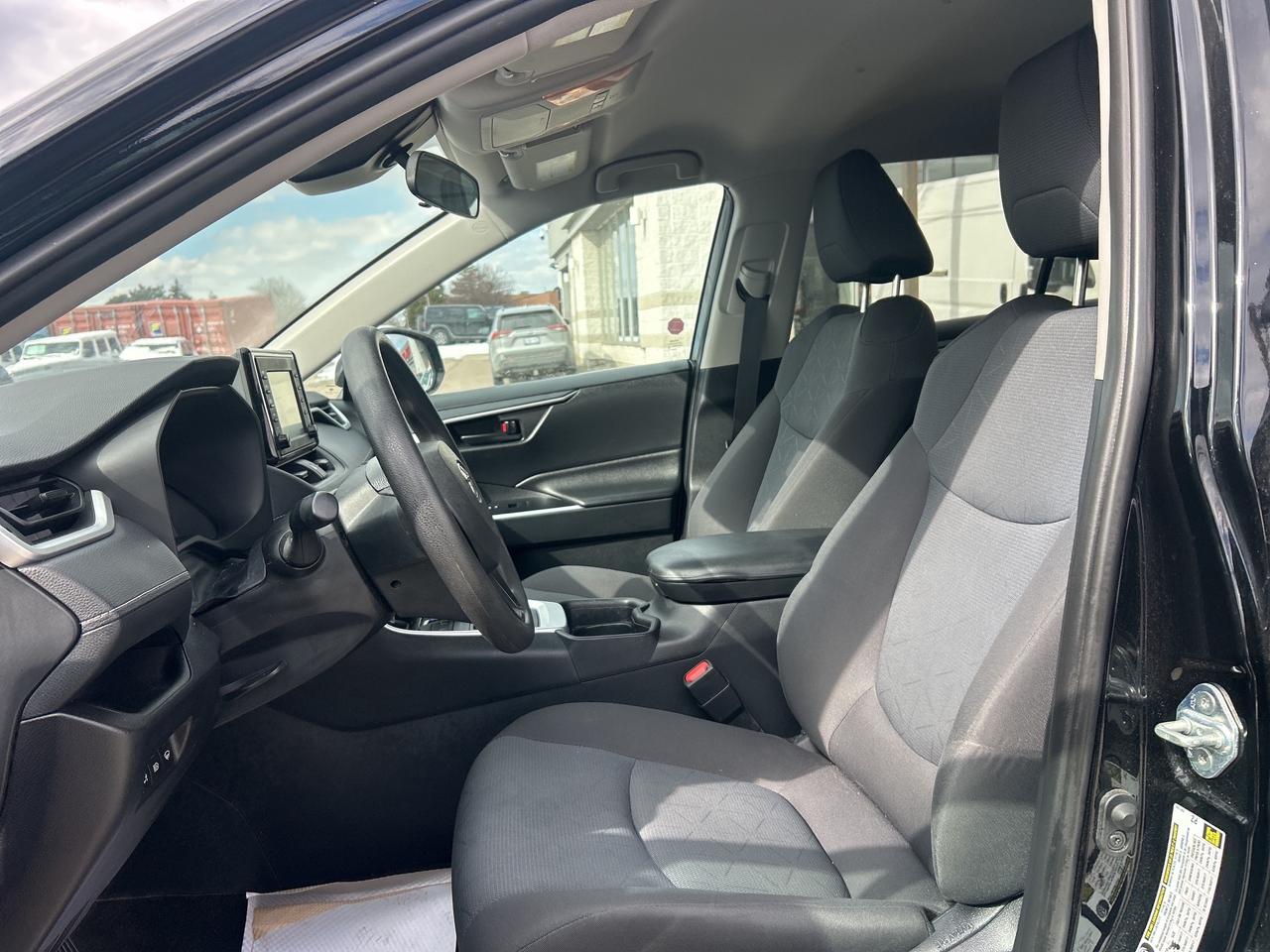 2019 Toyota RAV4 LE, Pre-Collision, Lane Departure Alert, LSD Photo