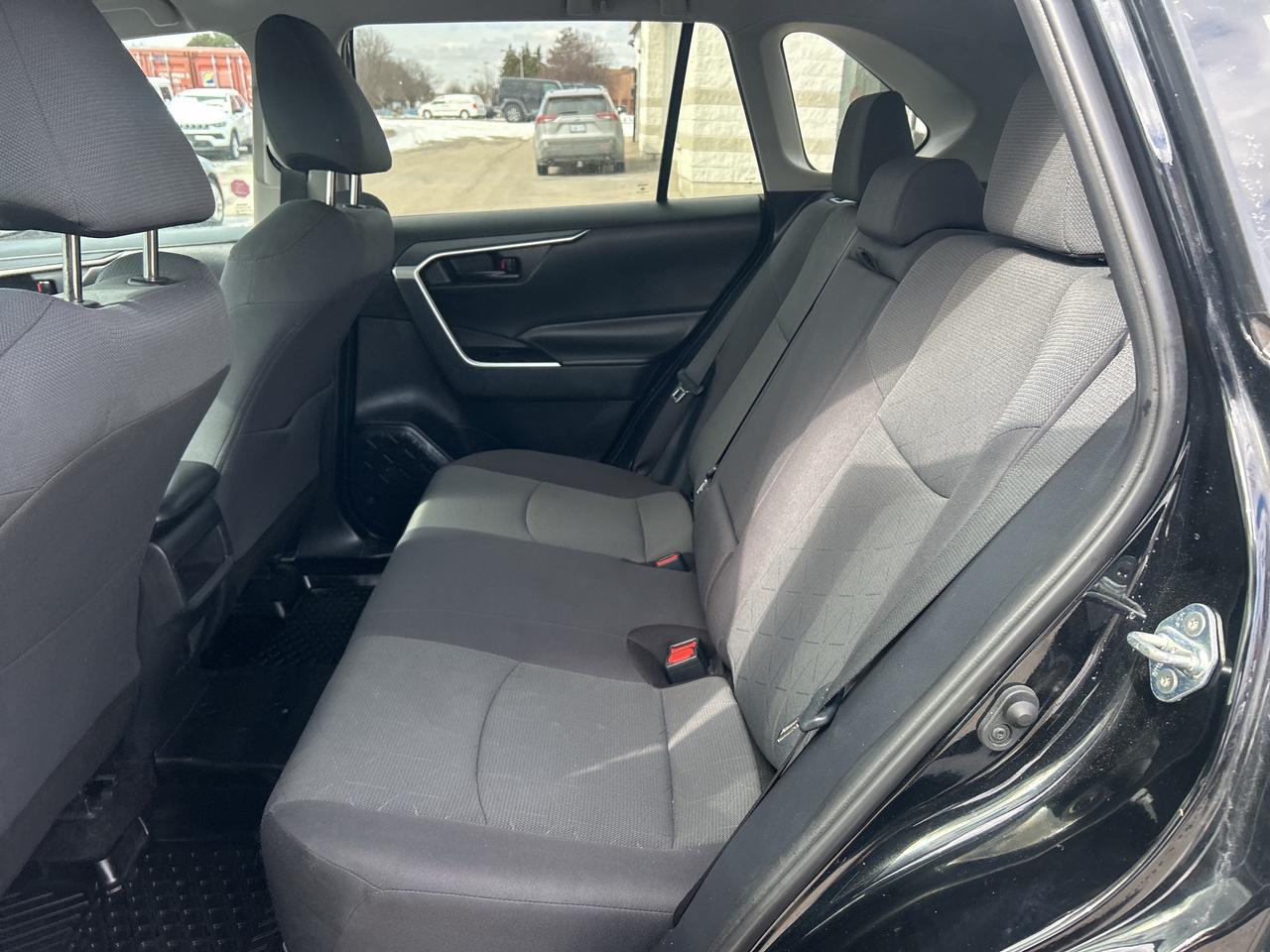 2019 Toyota RAV4 LE, Pre-Collision, Lane Departure Alert, LSD Photo