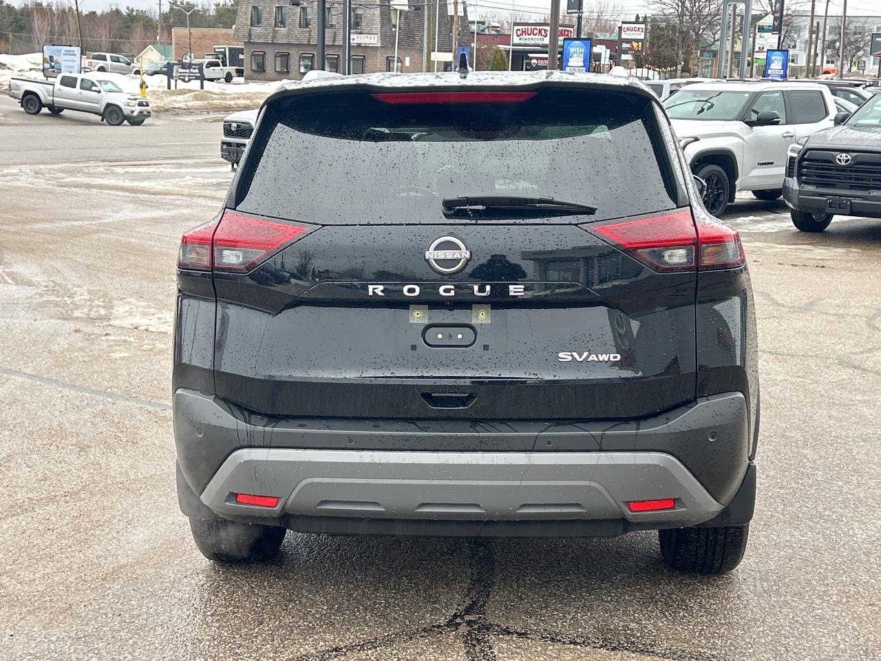 2023 Nissan Rogue SV Moonroof   LOW KM Photo3