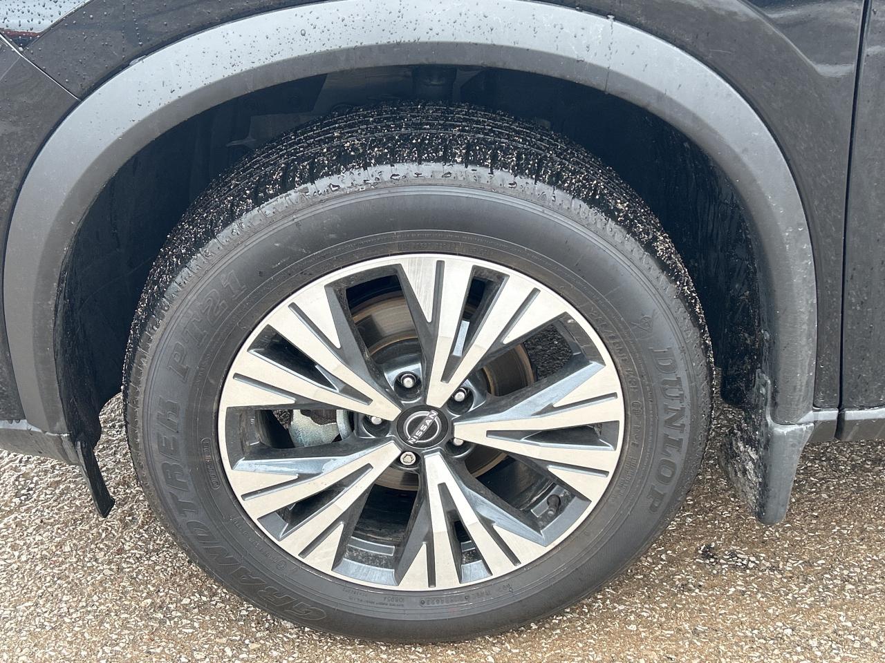 2023 Nissan Rogue SV Moonroof   LOW KM Photo