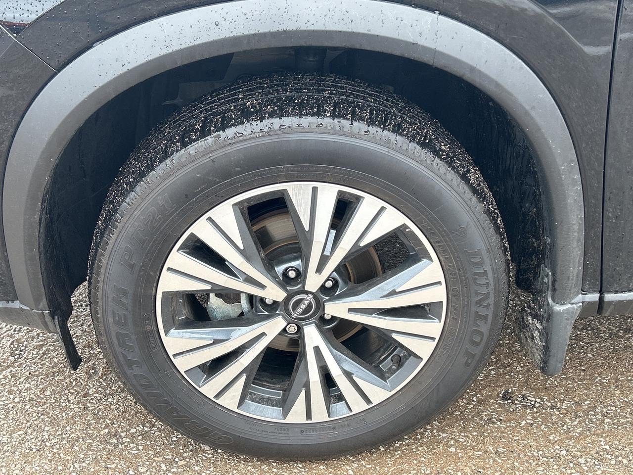 2023 Nissan Rogue SV Moonroof   LOW KM Photo