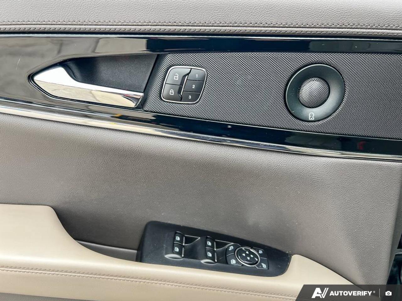 2023 Lincoln Nautilus Reserve   ONE OWNER   MOONROOF   LEATHER Photo