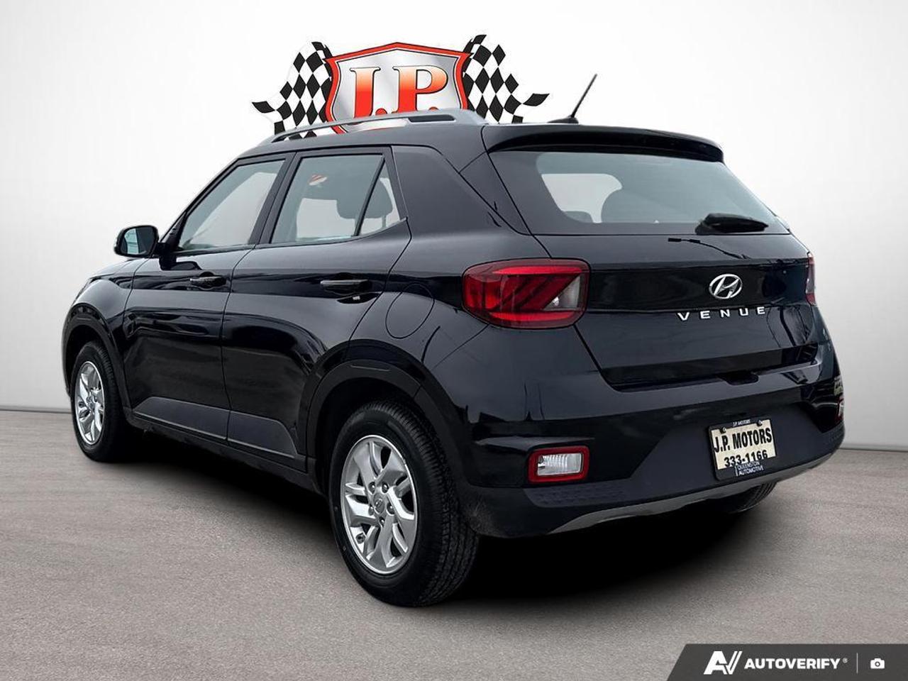 2024 Hyundai Venue Preferred BACKUP CAM   HEATED SEATS   LANE ASSIST Photo