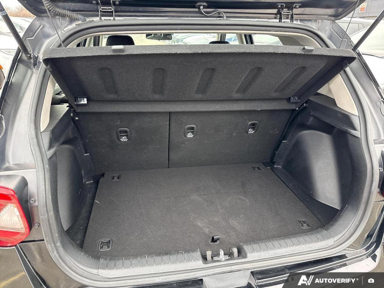 2024 Hyundai Venue Preferred BACKUP CAM   HEATED SEATS   LANE ASSIST Photo