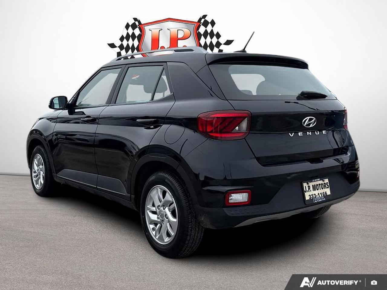 2024 Hyundai Venue Preferred BACKUP CAM   HEATED SEATS   LANE ASSIST Photo3