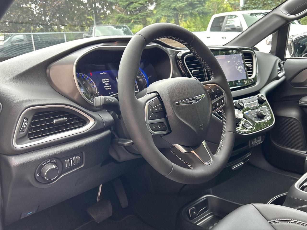 2025 Chrysler Grand Caravan SXT Front-Wheel Drive Passenger Van Photo