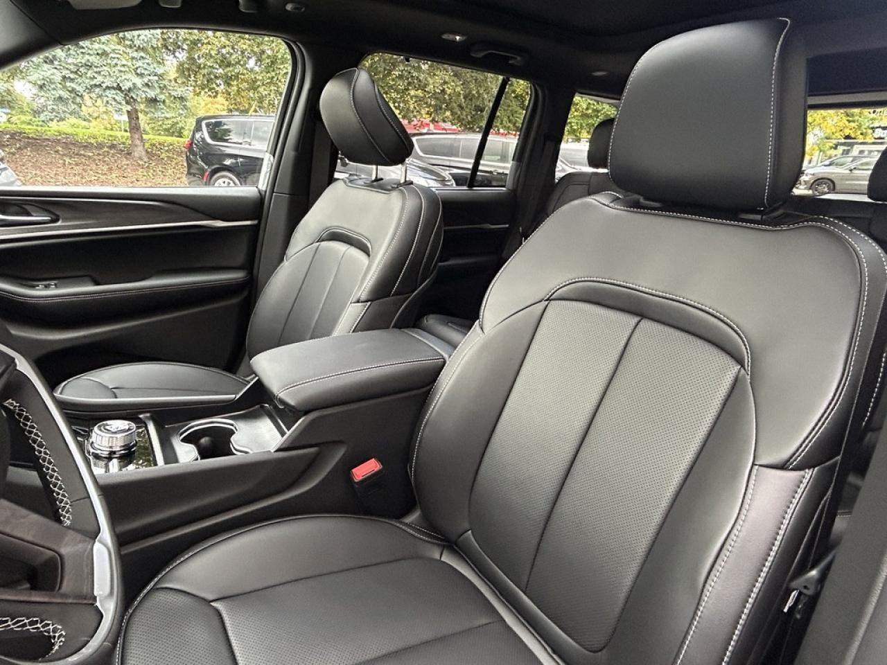 2025 Jeep Grand Cherokee Limited 4dr 4x4 Photo