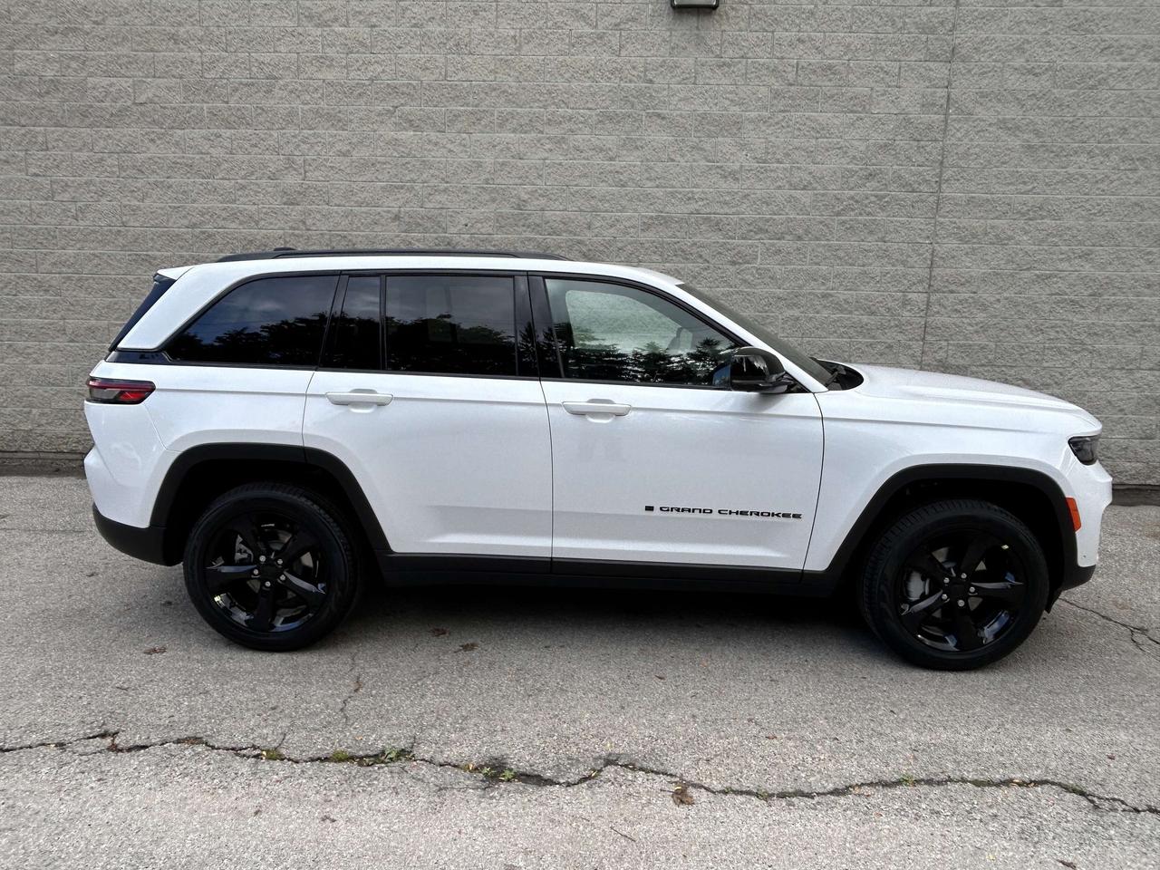 2025 Jeep Grand Cherokee Limited 4dr 4x4 Photo