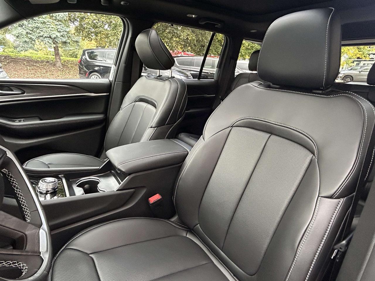 2025 Jeep Grand Cherokee Limited 4dr 4x4 Photo