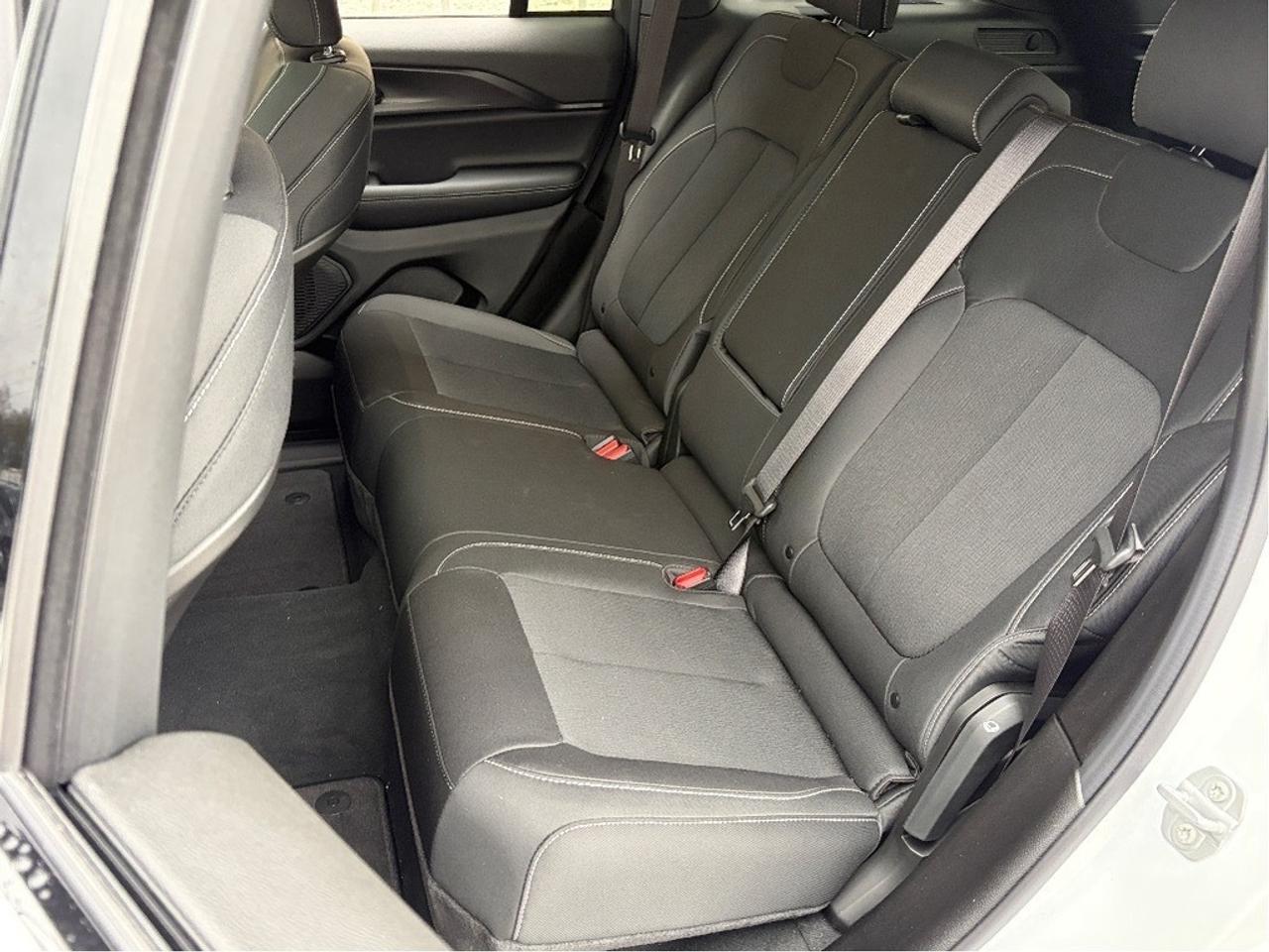 2025 Jeep Grand Cherokee Laredo 4dr 4x4 Photo