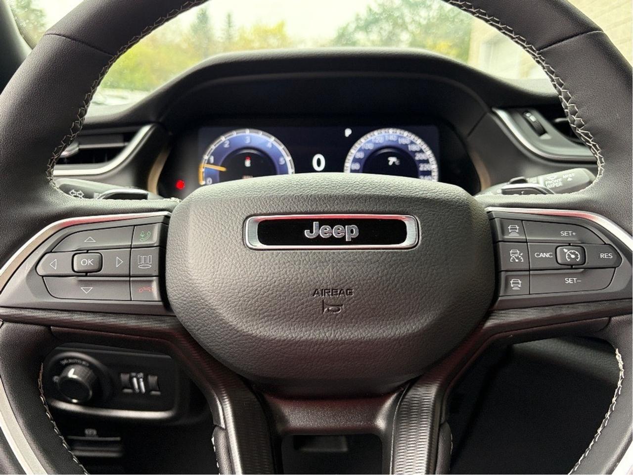 2025 Jeep Grand Cherokee Laredo 4dr 4x4 Photo