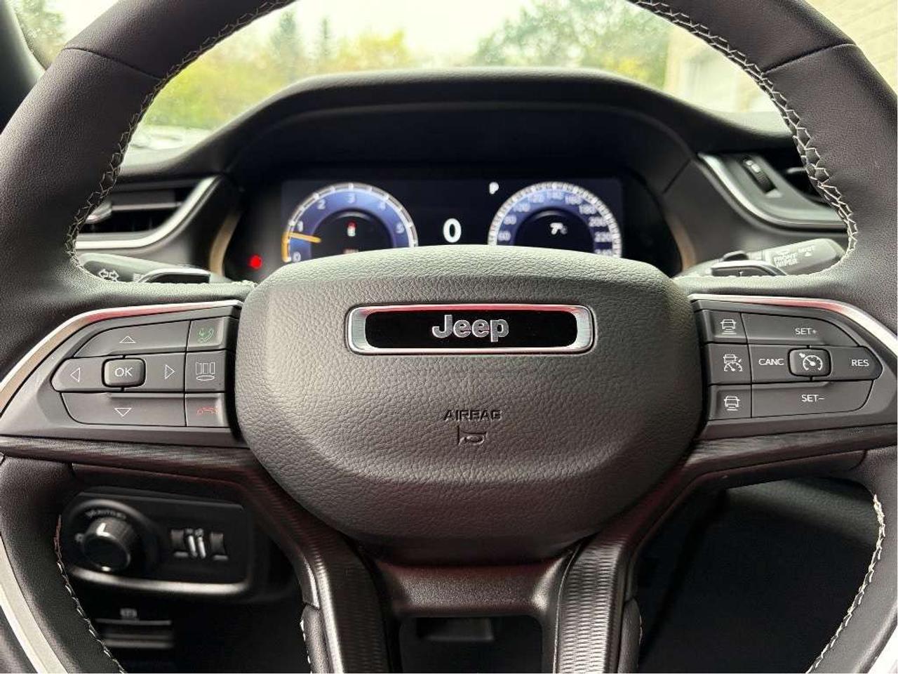 2025 Jeep Grand Cherokee Laredo 4dr 4x4 Photo