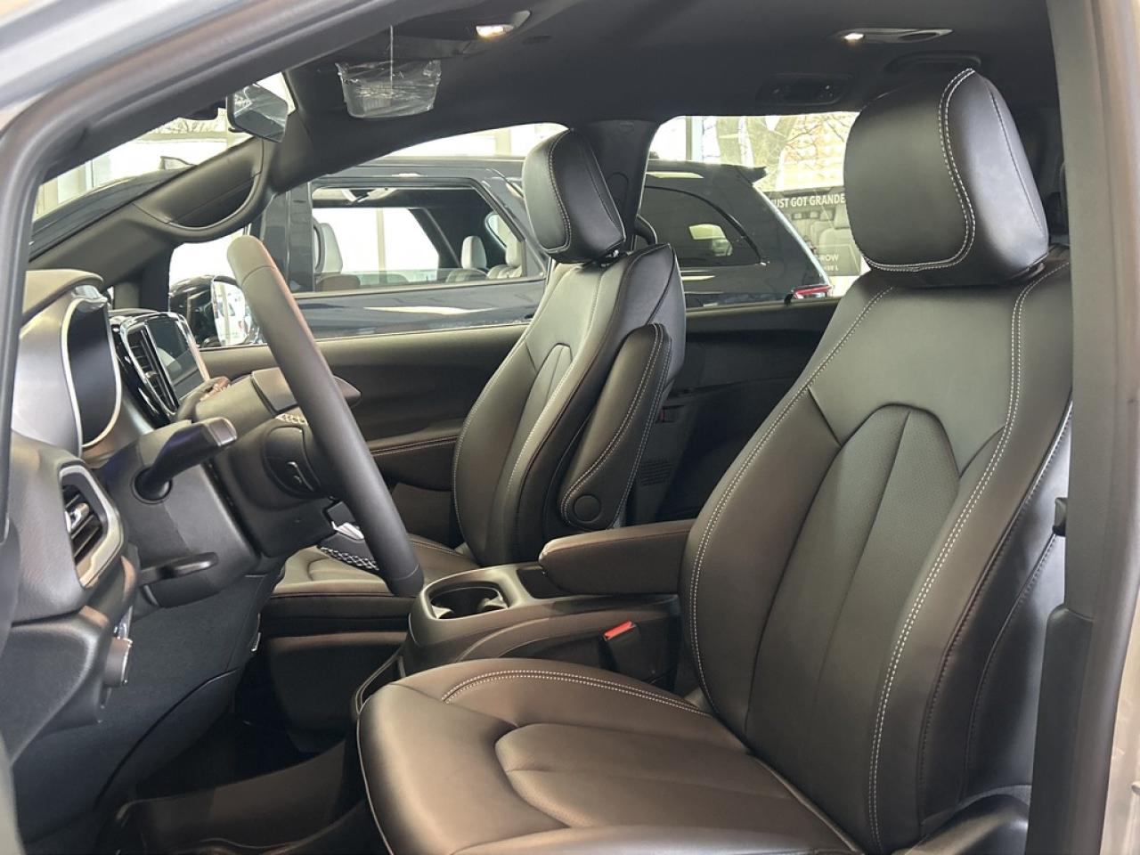 2026 Chrysler Grand Caravan SXT Front-Wheel Drive Passenger Van Photo