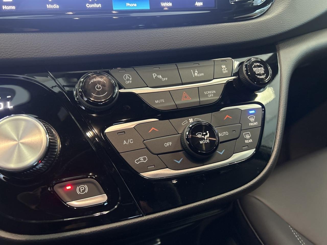 2026 Chrysler Grand Caravan SXT Front-Wheel Drive Passenger Van Photo