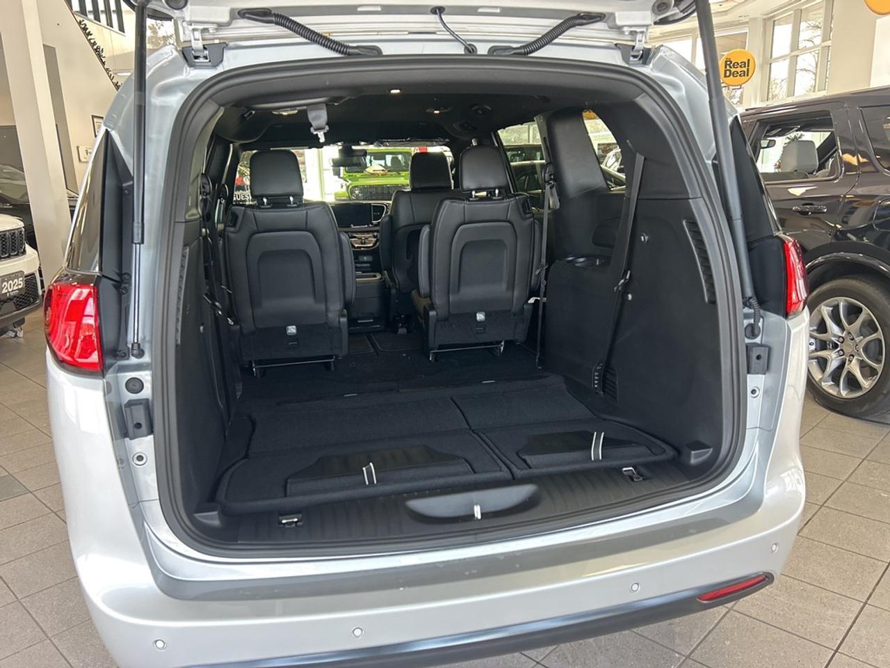 2026 Chrysler Grand Caravan SXT Front-Wheel Drive Passenger Van Photo