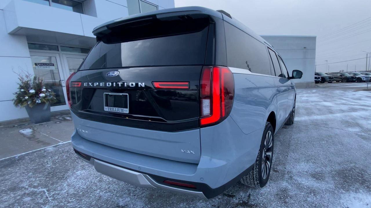 2026 Ford Expedition Platinum Max Photo
