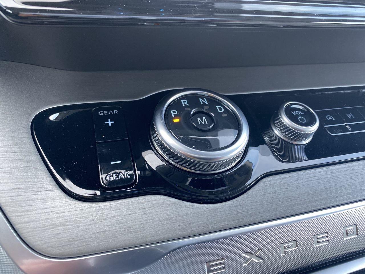 2026 Ford Expedition Platinum Max Photo