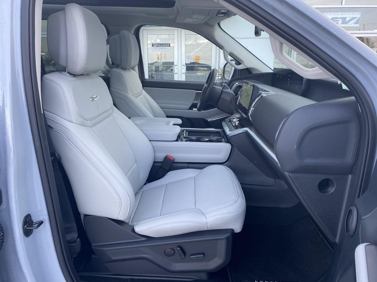 2026 Ford Expedition Platinum Max Photo