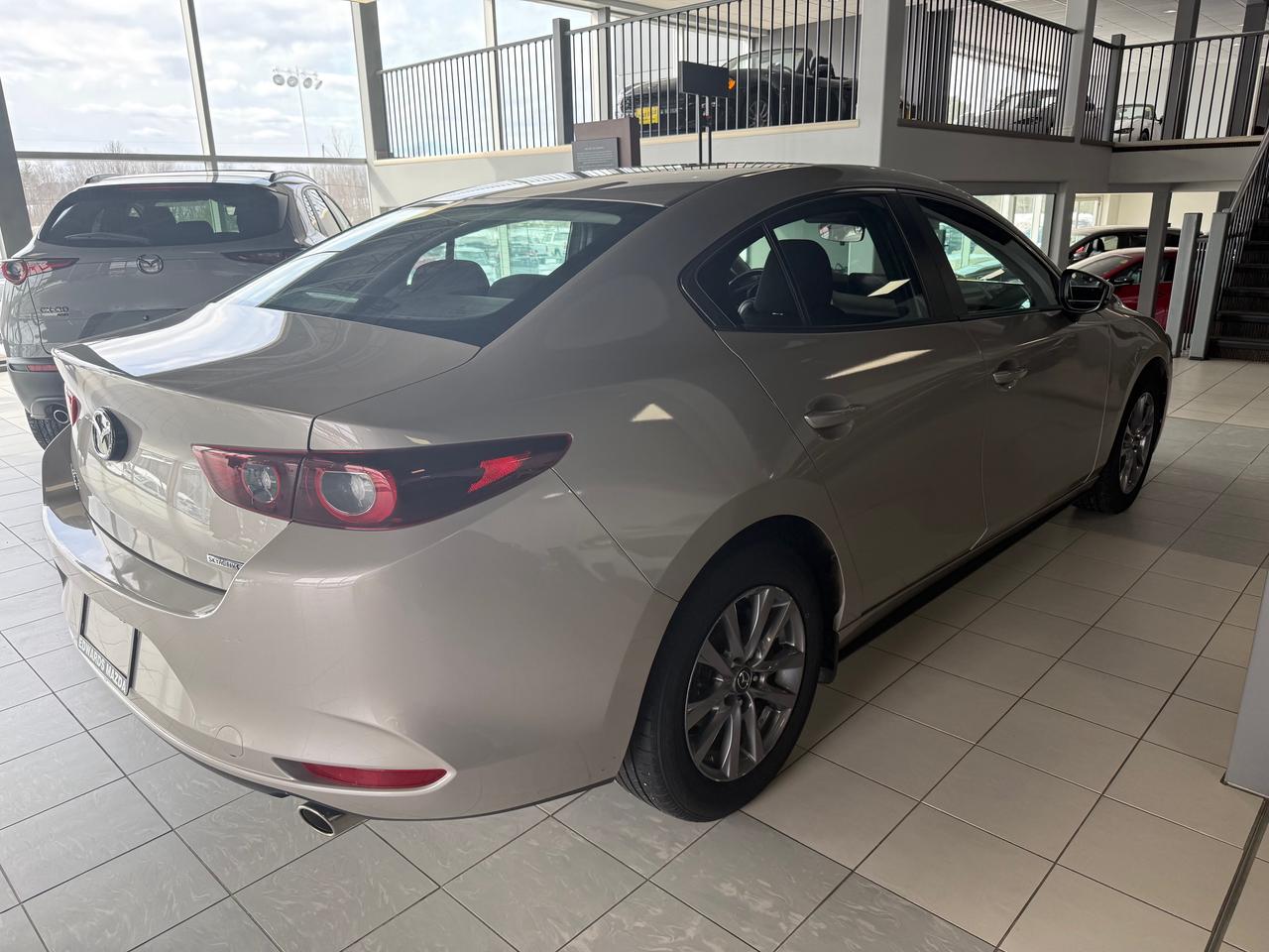 2022 Mazda 3 GS (A6) 4dr i-ACTIV All-Wheel Drive Sedan Photo4