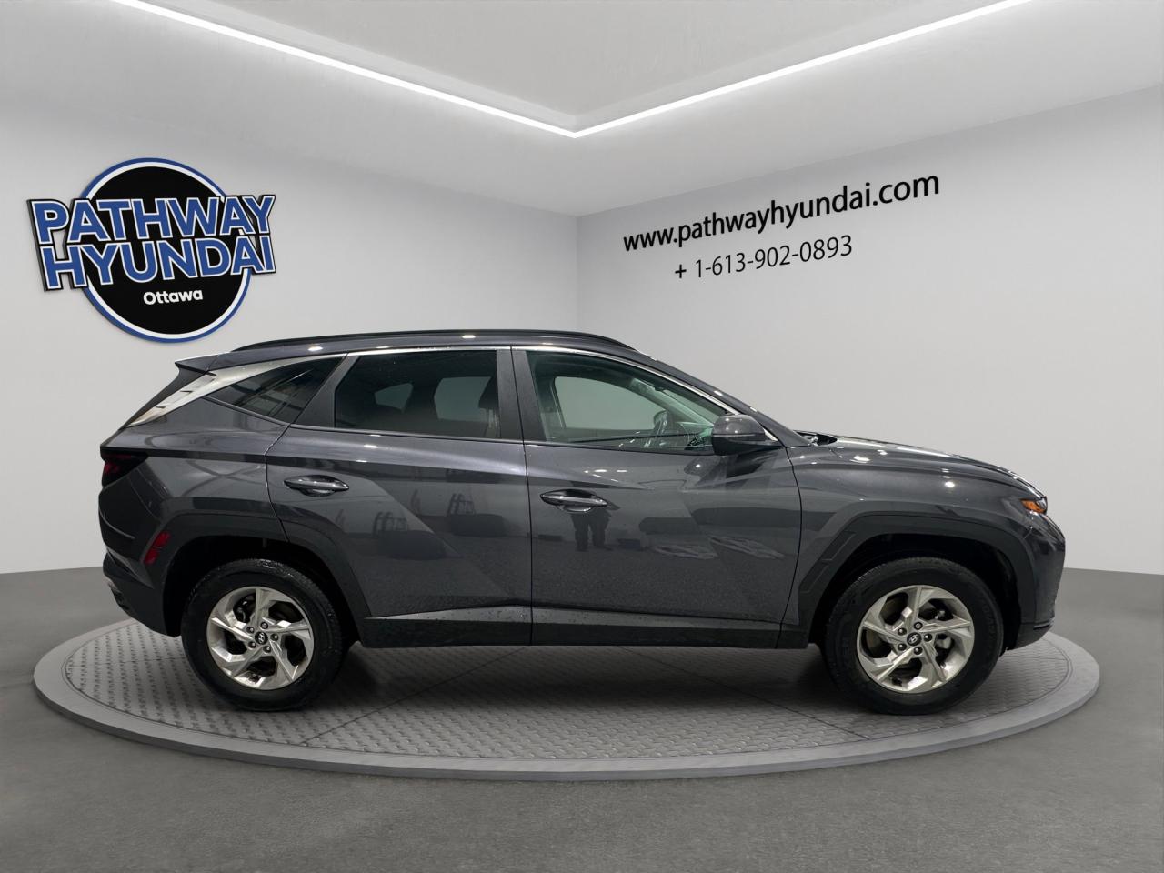 2024 Hyundai Tucson Preferred | Reverse Cam | Heated Seats Photo